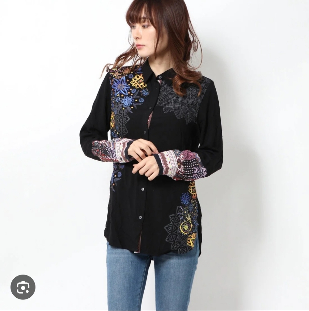83-Desigual Women's Black Patterned‎ Top
